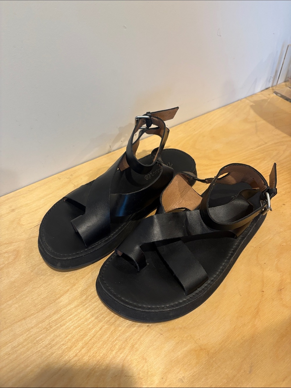 Madewell Black Leather Cross-Strap Ankle Sandals